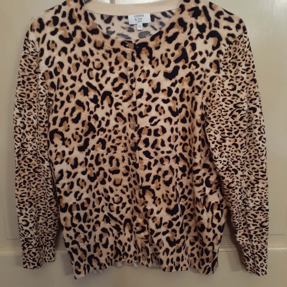 Crown & Ivy button blouse PXL